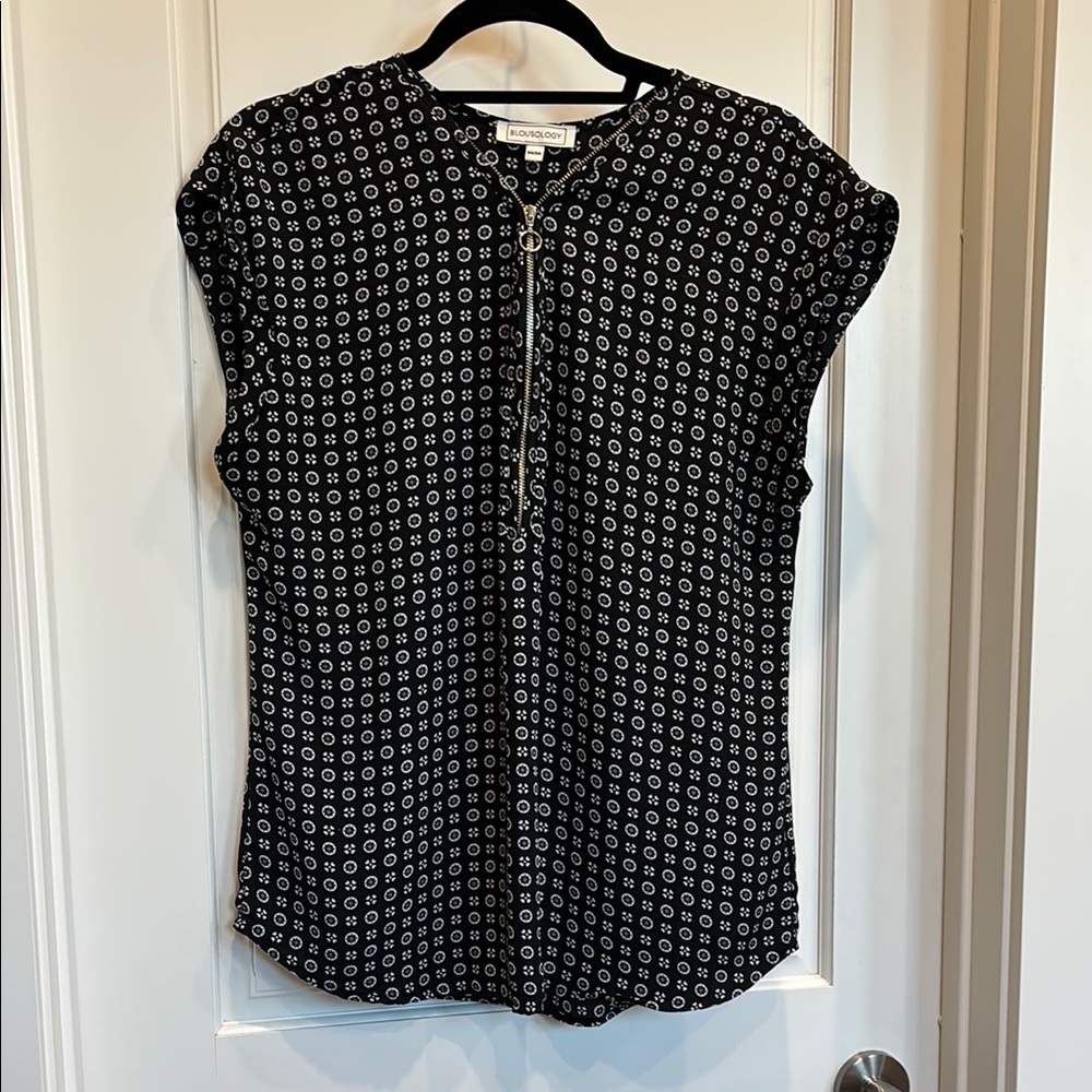 Black and White Patterned Women's Top